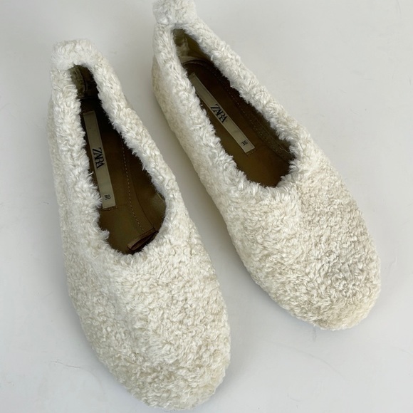 Zara Faux Fur Ballet Flats Size 36 - Picture 2 of 7